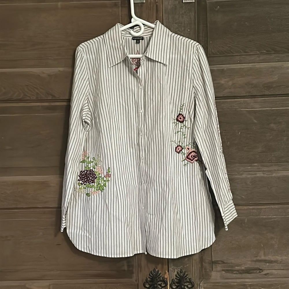 Hannah Women's Large Striped Embroidered Button Front‎ Shirt Floral